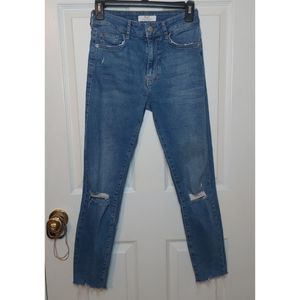 Bershka Distressed Raw Fringe Hem High Rise Ankle Skinny Jeans Medium Wash Sz 4